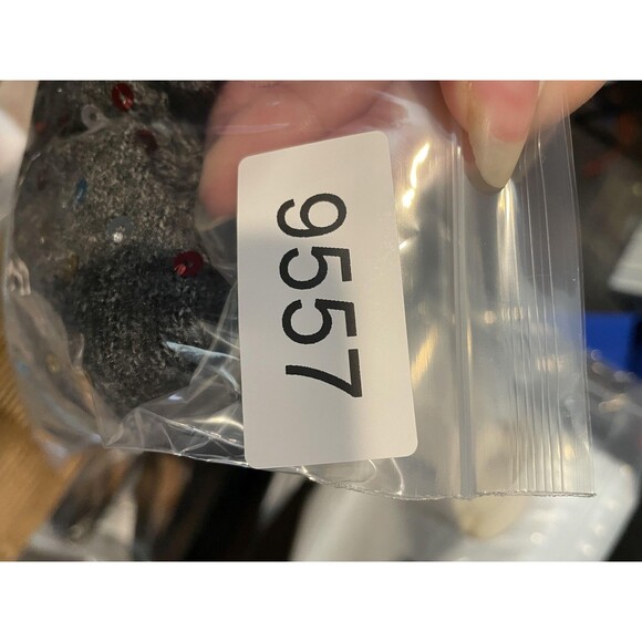 Westport Sweater Womens 3X Gray Sequin Knit Pullover Party Holiday Festive - Picture 9 of 9